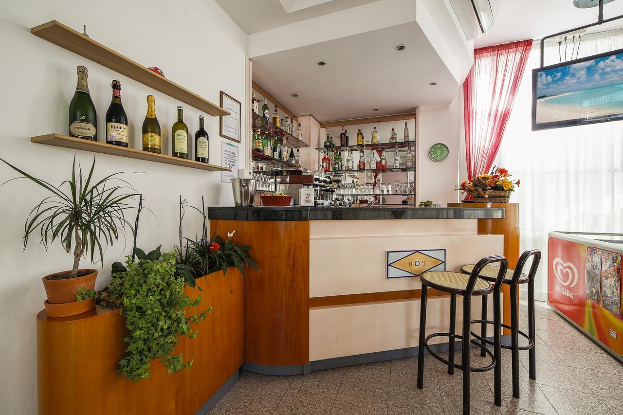 Hotel Susanna Римини Екстериор снимка