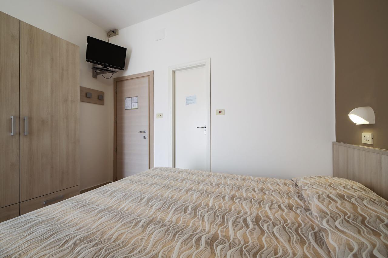 Hotel Susanna Римини Стая снимка