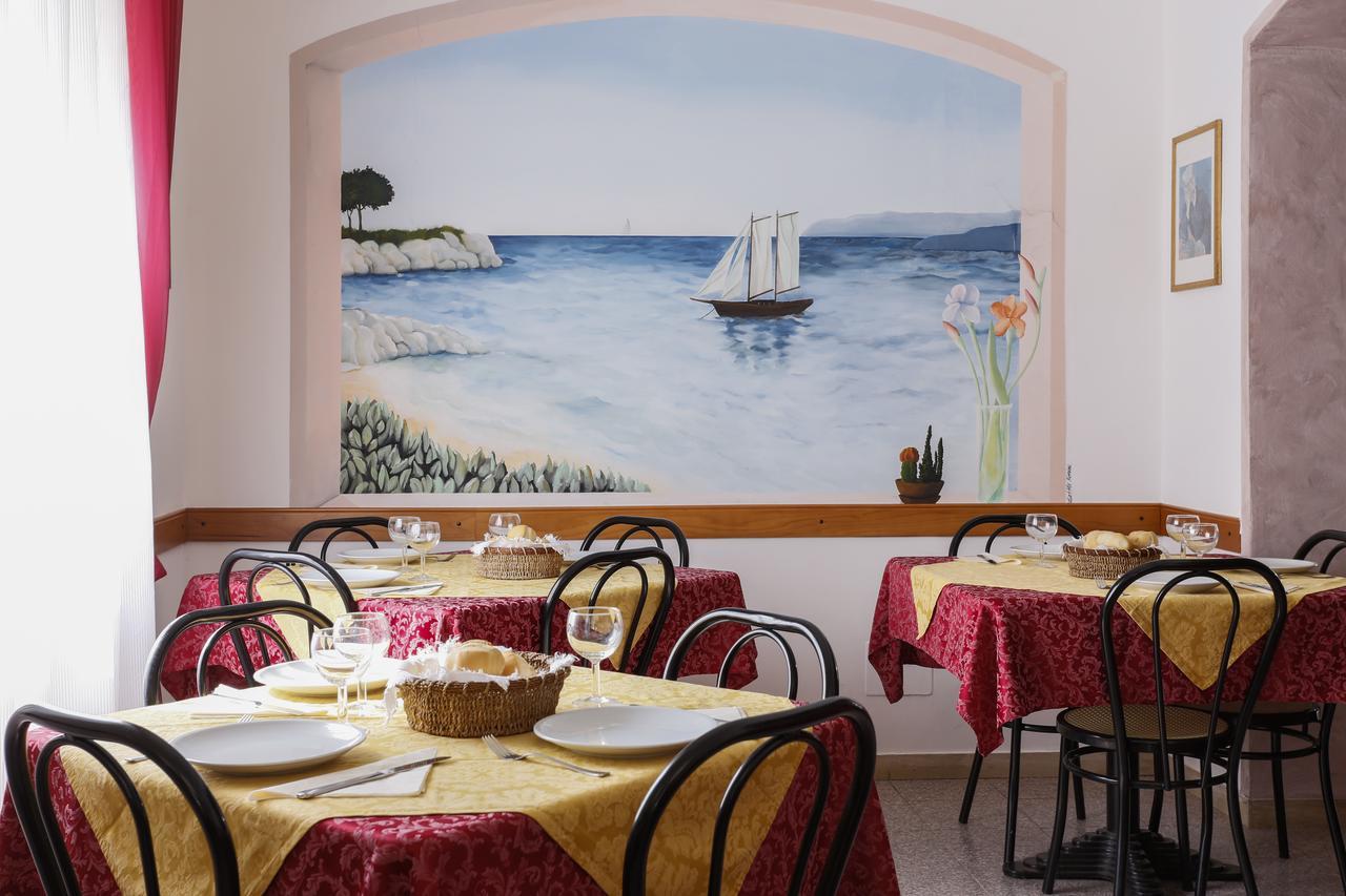 Hotel Susanna Римини Екстериор снимка
